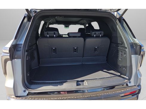 New 2026 Chevrolet Traverse RS w/ LPO, Floor Liner Package AWD/4WD image 14