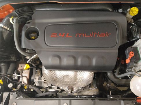 Used 2020 Jeep Renegade Latitude FWD image 30