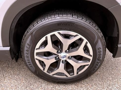 Used 2021 Subaru Forester Premium image 22