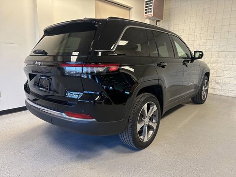 Used 2023 Jeep Grand Cherokee Limited w/ Trailer Tow Prep Group (B) AWD/4WD image 45