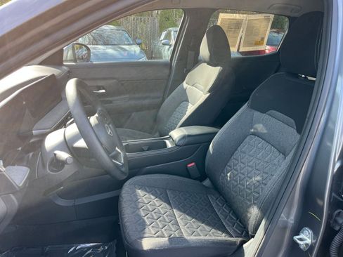 Used 2025 Nissan Kicks SV image 34