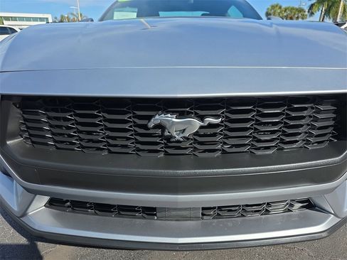 Used 2025 Ford Mustang Premium image 6
