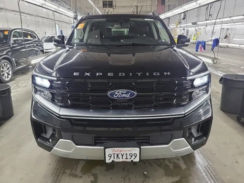 Used 2025 Ford Expedition Max Platinum AWD/4WD image 6