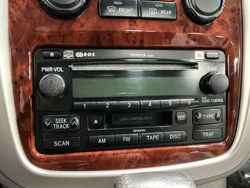 Used 2007 Toyota Highlander 4WD V6 w/ 3rd Row image 21