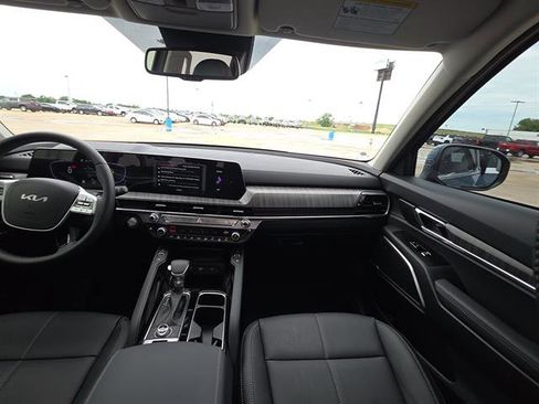 Used 2025 Kia Telluride EX w/ EX Captain's Chair Package AWD/4WD image 16