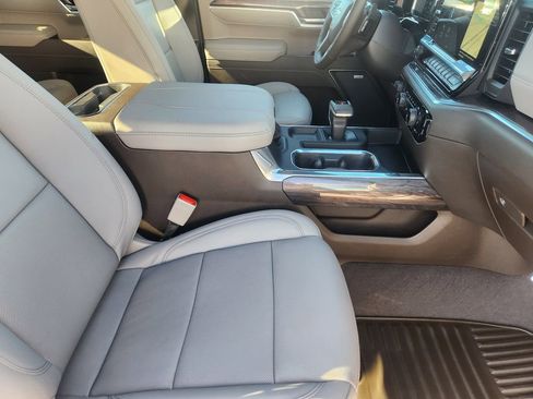 New 2026 Chevrolet Silverado 1500 LTZ w/ Z71 Off-Road Package image 14