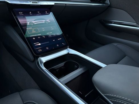 Used 2025 Lucid Air Pure RWD image 30