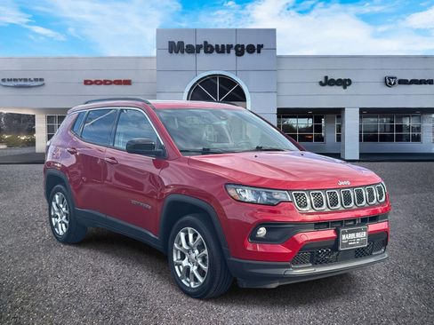 Used 2023 Jeep Compass Latitude w/ Sun and Sound Group image 1
