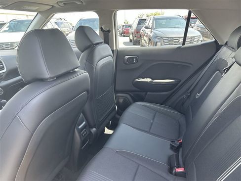 New 2025 Hyundai Venue Limited image 20