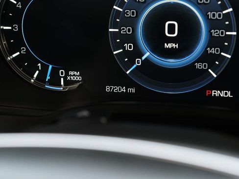 Used 2019 Cadillac Escalade ESV Premium Luxury RWD image 17
