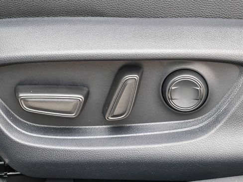 New 2026 Toyota Camry Hybrid FWD image 22