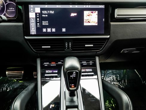 Used 2021 Porsche Cayenne Turbo image 22