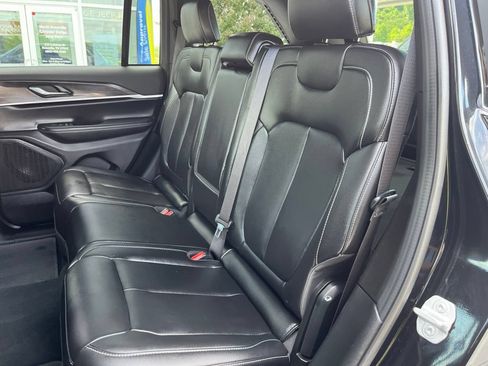 Used 2025 Jeep Grand Cherokee Limited AWD/4WD image 13
