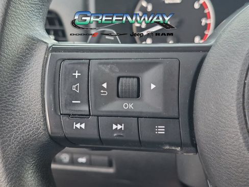 Used 2024 Nissan Rogue SV AWD/4WD image 22