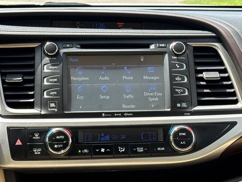 Used 2016 Toyota Highlander Limited Platinum AWD/4WD image 19