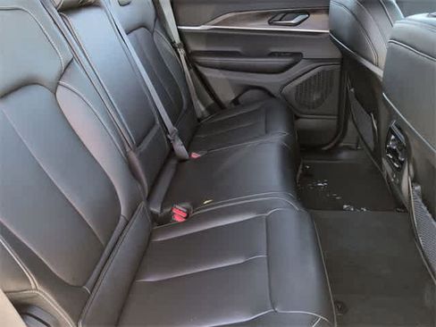 New 2025 Jeep Grand Cherokee Limited image 22