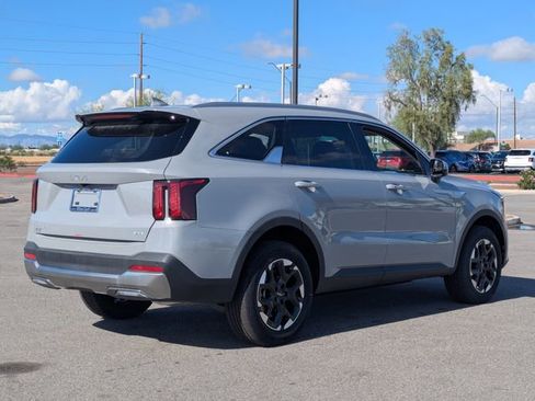 Certified 2025 Kia Sorento S image 5