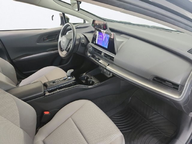 Used 2024 Toyota Prius LE AWD/4WD image 21