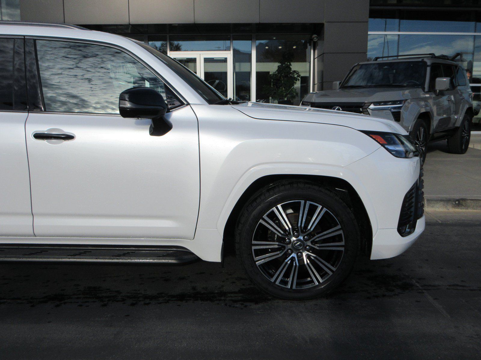 Used 2024 Lexus LX 600 4WD w/ Appearance Package image 12