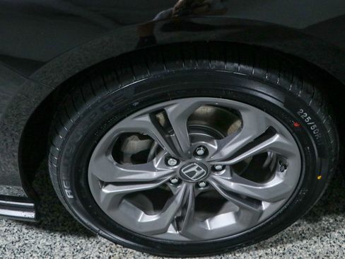 Used 2024 Honda Accord EX image 11