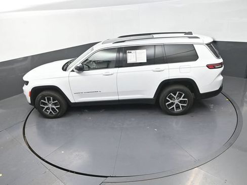 Used 2023 Jeep Grand Cherokee L Limited w/ Trailer Tow Group (B) AWD/4WD image 15