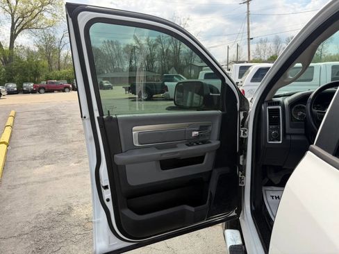 Used 2017 RAM 2500 SLT w/ Protection Group image 13