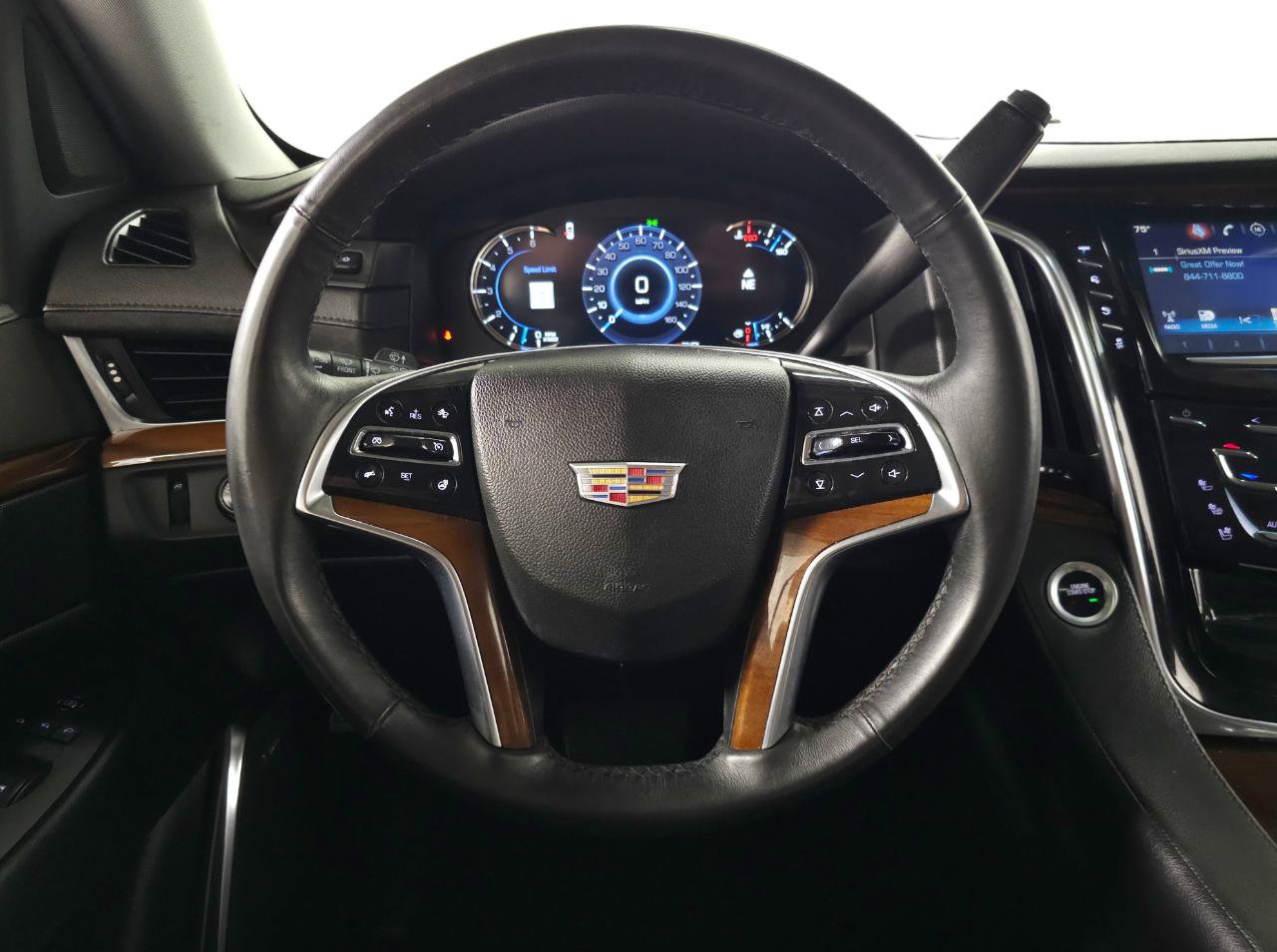 Used 2017 Cadillac Escalade Luxury AWD/4WD image 17