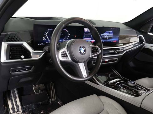 Used 2024 BMW X7 xDrive40i w/ Executive Package image 31