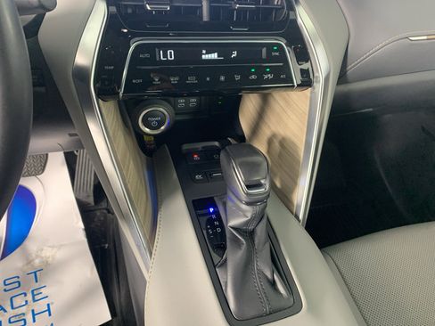 Used 2024 Toyota Venza Limited AWD/4WD image 25