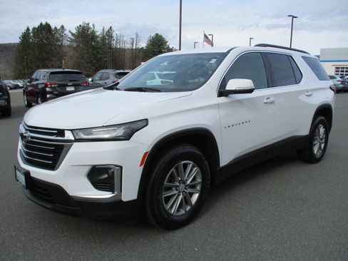 Certified 2023 Chevrolet Traverse LT image 1