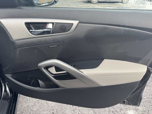 Used 2013 Hyundai Veloster w/ Style Pkg image 20