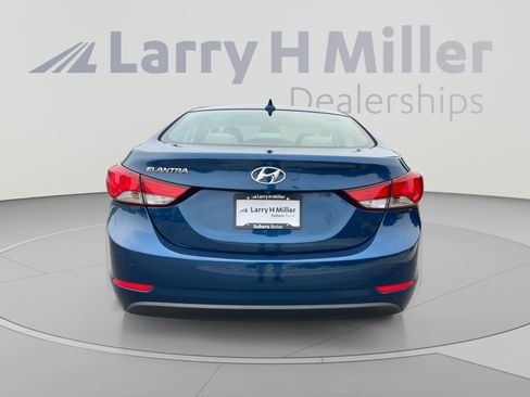Used 2014 Hyundai Elantra SE w/ Option Group 02 FWD image 4