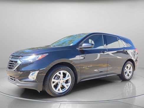 Used 2020 Chevrolet Equinox LT image 2