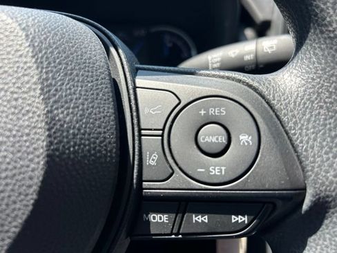 Used 2025 Toyota RAV4 LE AWD/4WD image 19