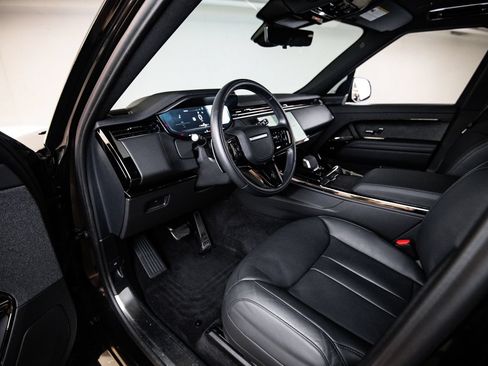 Used 2024 Land Rover Range Rover Sport Dynamic SE AWD/4WD image 4