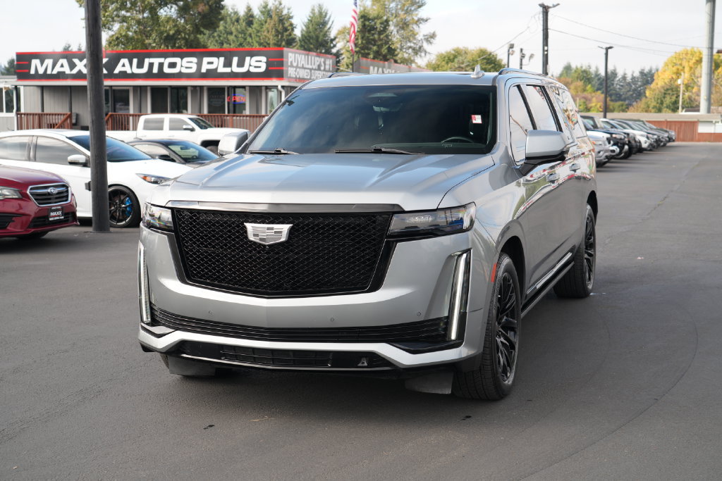 Used 2023 Cadillac Escalade ESV Sport w/ LPO, ONYX Package AWD/4WD image 4