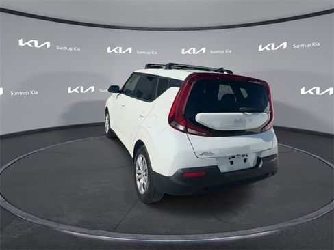 Used 2022 Kia Soul LX image 15