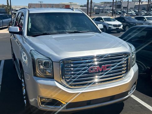 Used 2018 GMC Yukon SLT w/ Premium Edition AWD/4WD image 2