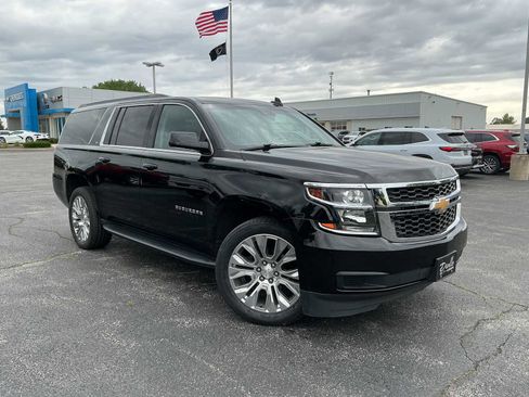Used 2019 Chevrolet Suburban LT AWD/4WD image 1