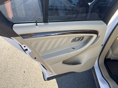 Used 2017 Ford Taurus Limited AWD/4WD image 21