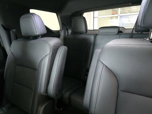 Used 2026 Chevrolet Traverse LT AWD/4WD image 12