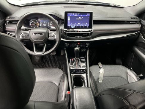 Used 2023 Jeep Compass Trailhawk AWD/4WD image 4