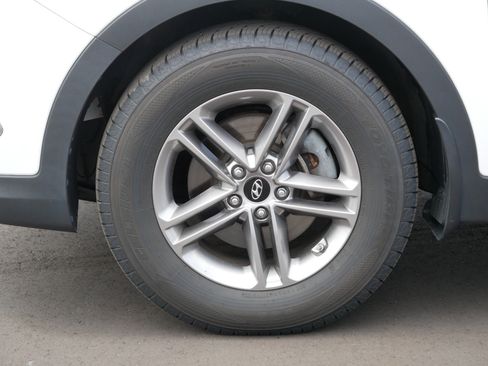 Used 2017 Hyundai Santa Fe Sport FWD image 9
