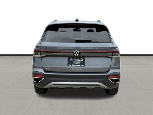 New 2026 Volkswagen Taos SE image 6