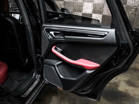 Used 2017 Porsche Macan S image 49