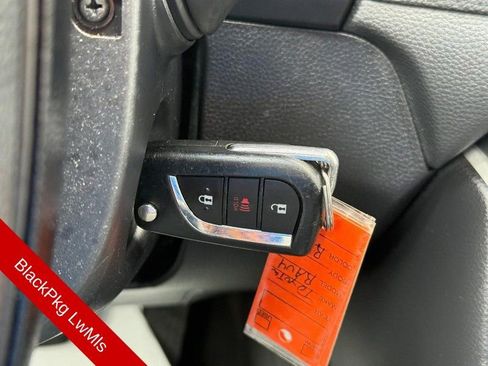 Used 2021 Toyota RAV4 LE image 30