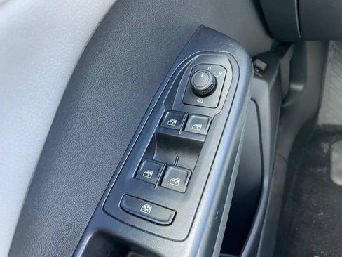 Used 2024 Volkswagen Taos SE FWD image 22