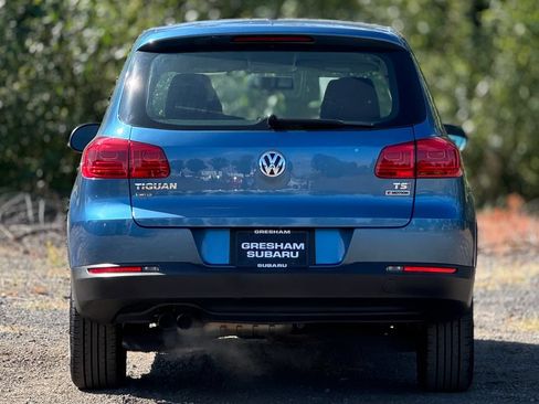 Used 2017 Volkswagen Tiguan Limited w/ Alloy Wheels Package AWD/4WD image 6