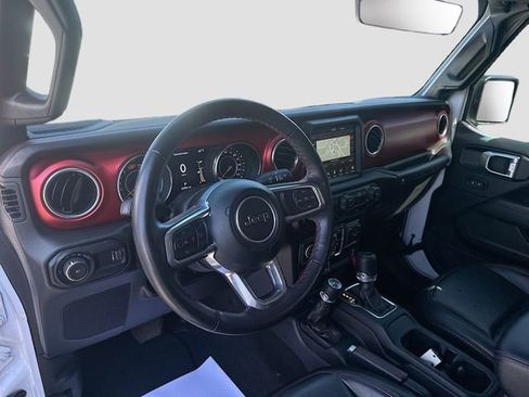 Used 2023 Jeep Wrangler Unlimited Rubicon w/ Cold Weather Group AWD/4WD image 10