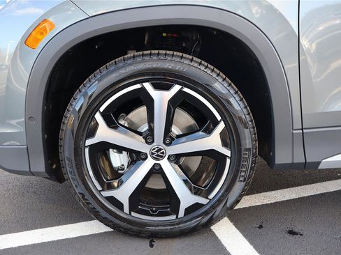 New 2026 Volkswagen Tiguan SE image 10